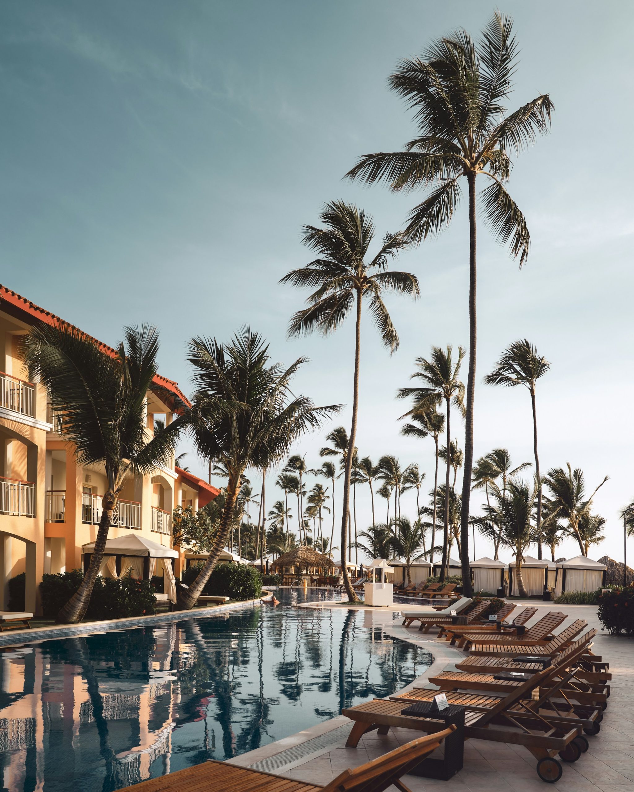 Destino turístico del Caribe con entorno natural y desarrollo urbano, impulsor del crecimiento inmobiliario y la inversión internacional.