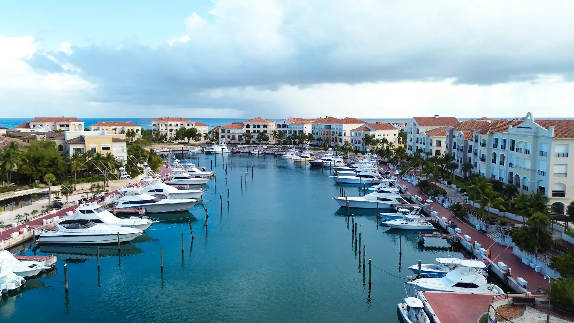 Vista panorámica de Cap Cana en República Dominicana, destino de lujo e inversión inmobiliaria en el Caribe