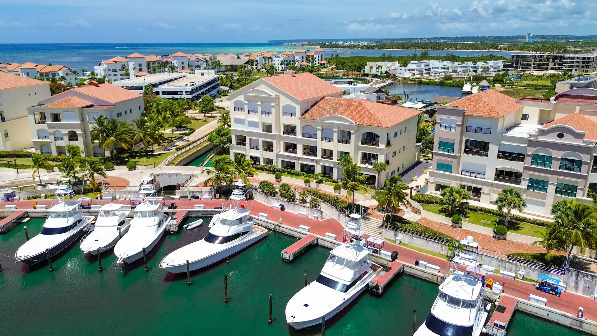 La marina representa uno de los atractivos principales de vida premium en Cap Cana.