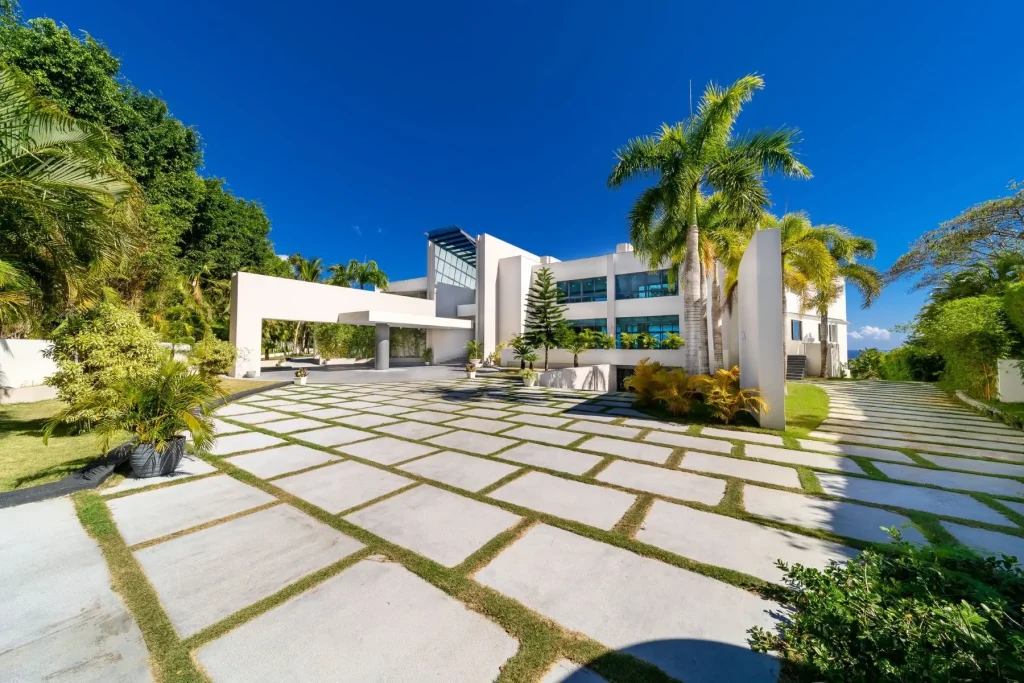 Villa con piscina y vistas al campo de golf en Casa de Campo