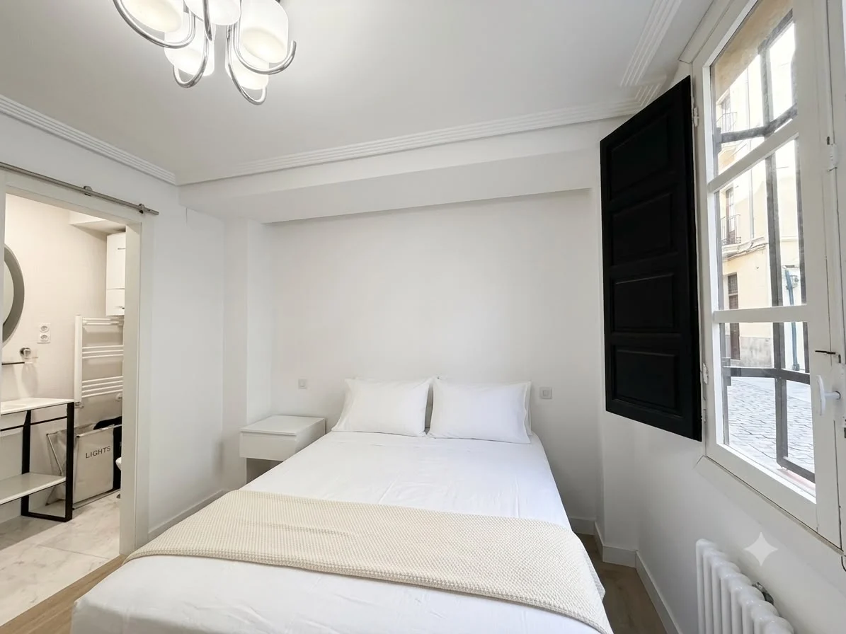 Fotografía 6 · Elegant Renovated & Furnished Apartment for Rent in the Heart of Madrid