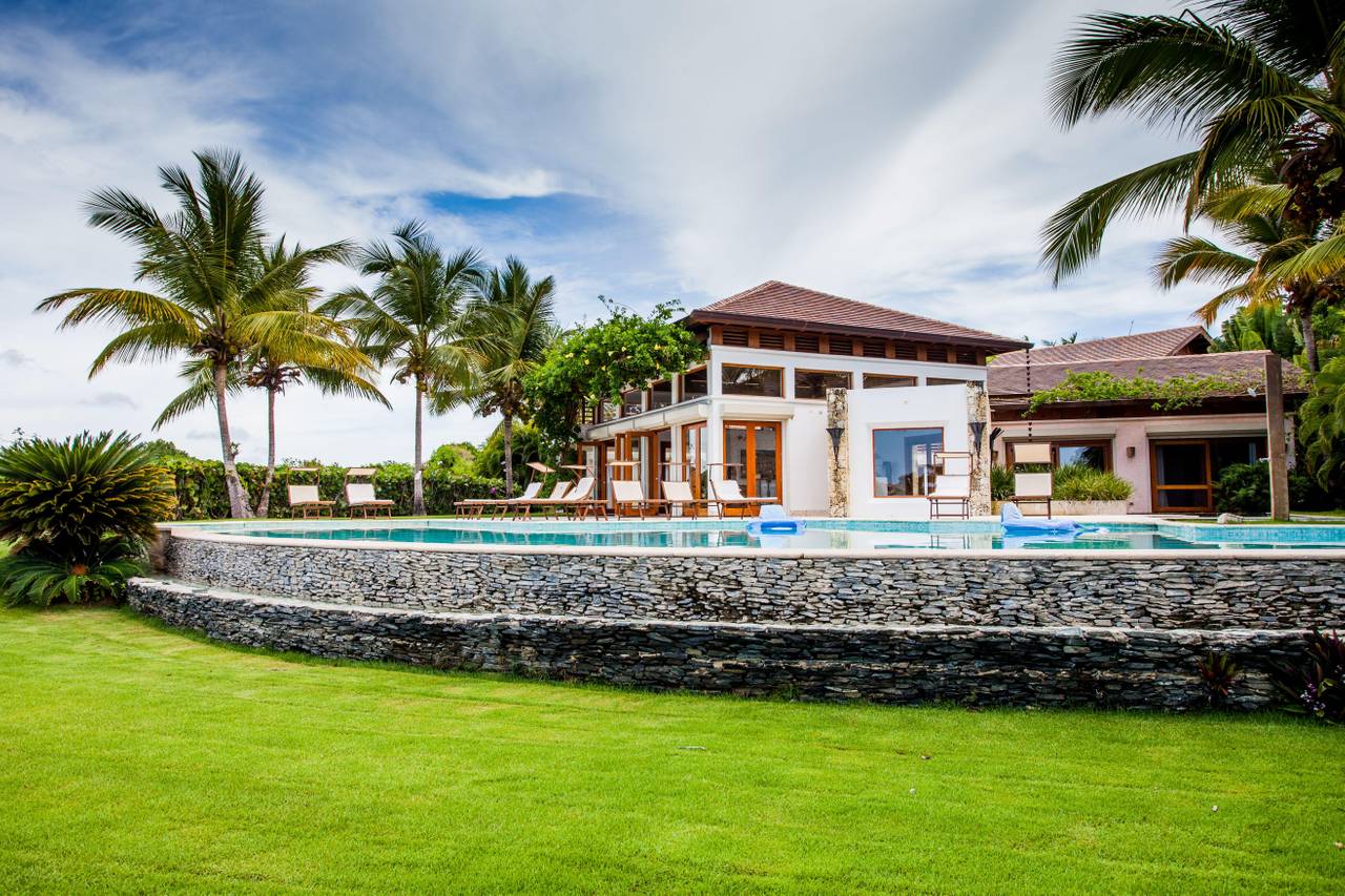 Fotografía 2 · Majestuosa Villa de Tres Niveles con Vista al Océano y al Golf