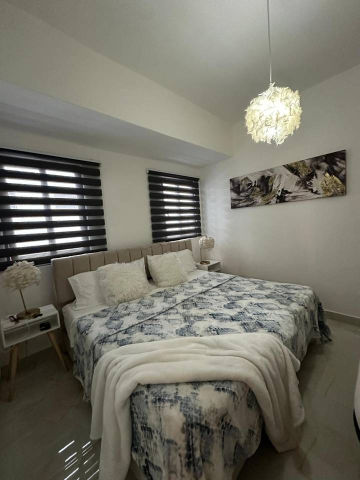 Fotografía 11 · Apto. de 2 habitaciones y balcón en Naco, amueblado