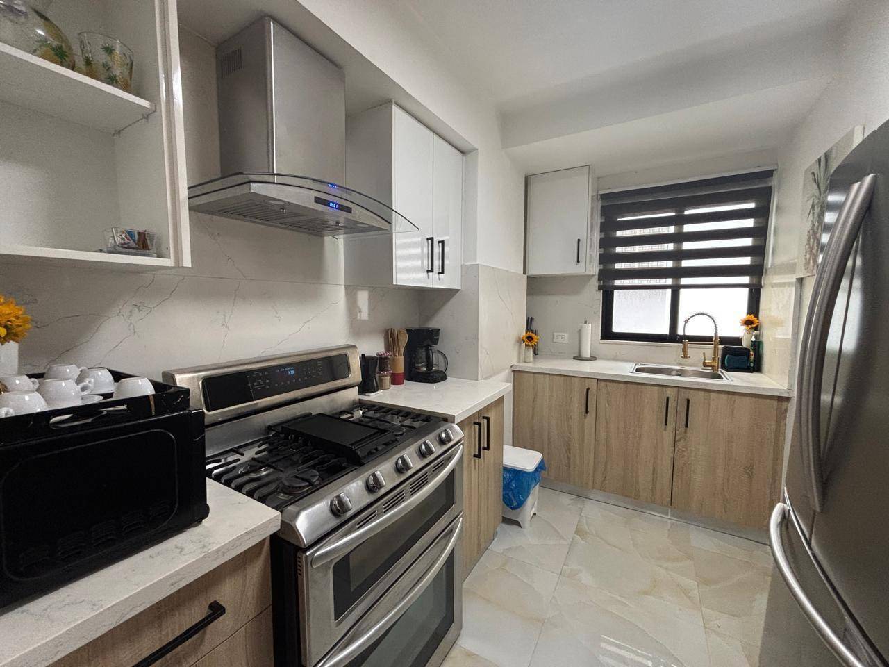 Fotografía 8 · Apto. de 2 habitaciones y balcón en Naco, amueblado