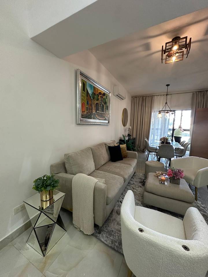 Fotografía 2 · Apto. de 2 habitaciones y balcón en Naco, amueblado