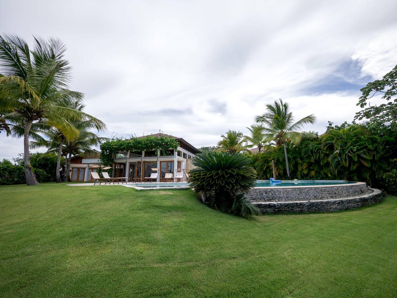 Fotografía 25 · Majestuosa Villa de Tres Niveles con Vista al Océano y al Golf