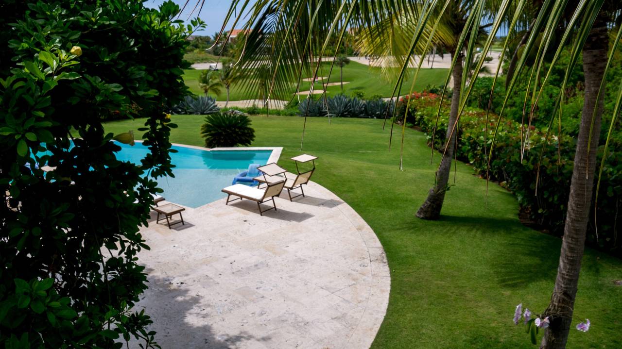 Fotografía 24 · Majestuosa Villa de Tres Niveles con Vista al Océano y al Golf