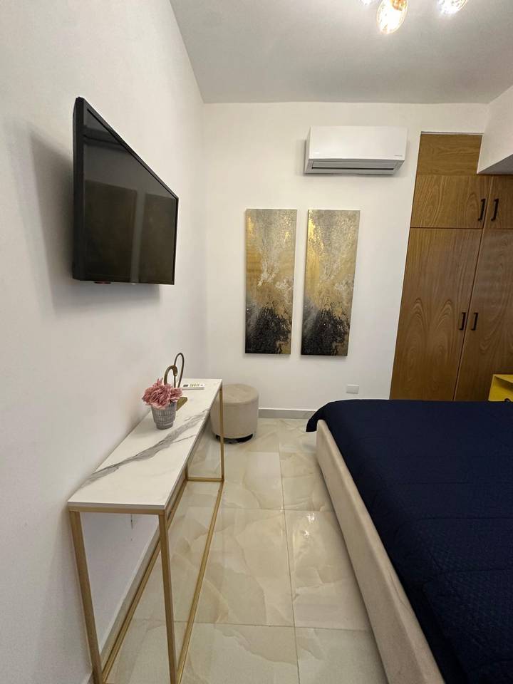 Fotografía 14 · Apto. de 2 habitaciones y balcón en Naco, amueblado