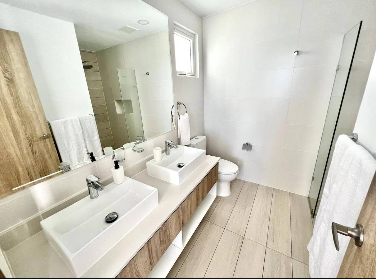 Fotografía 13 · Espectacular apartamento segunda linea de playa 3 habitaciones, en República Dominicana.