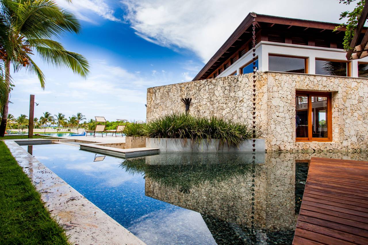 Fotografía 6 · Majestuosa Villa de Tres Niveles con Vista al Océano y al Golf