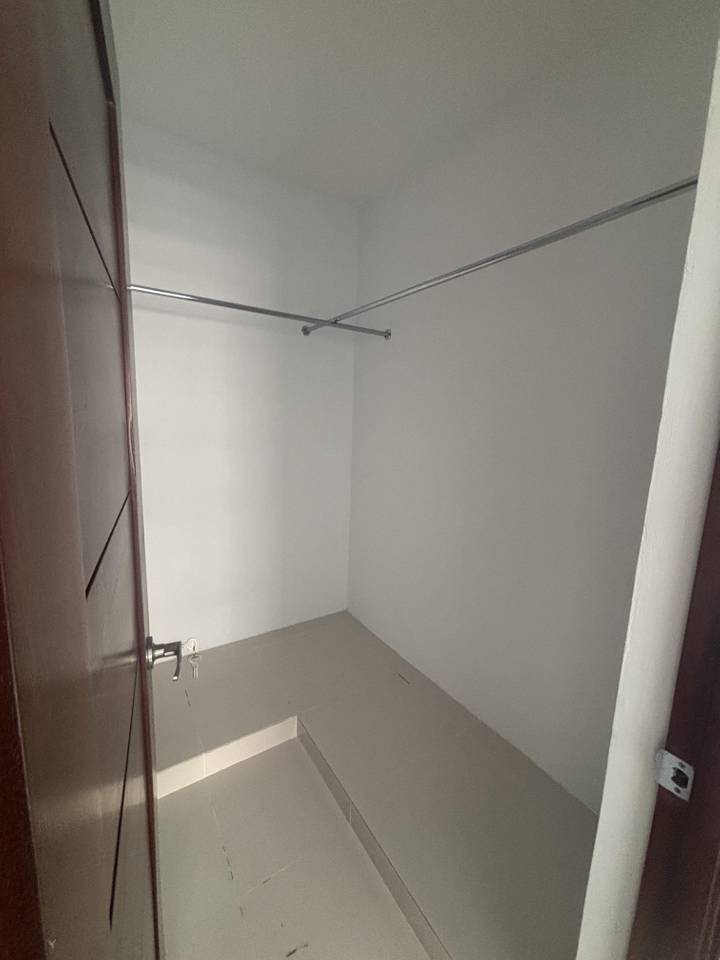 Fotografía 9 · A estrenar! 2 habitaciones, 2 parqueos y locker