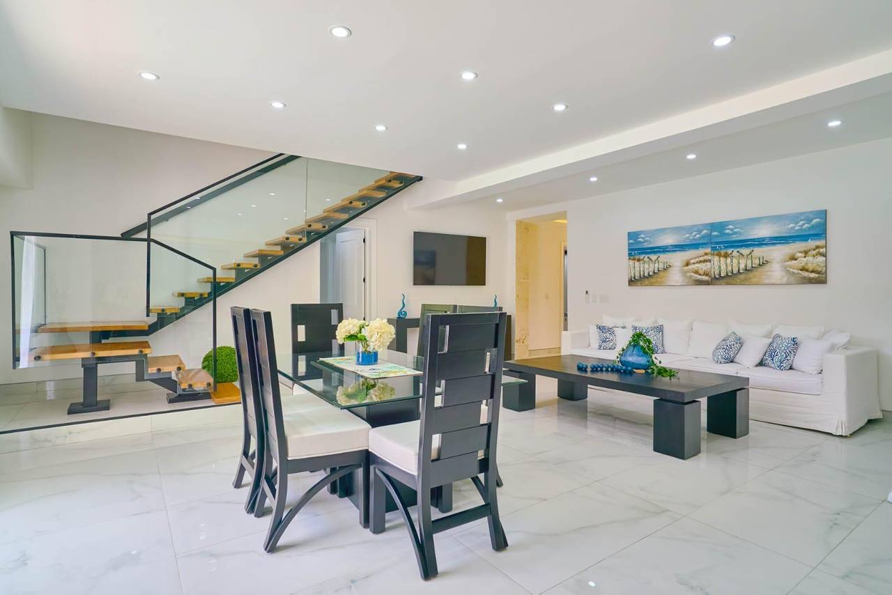 Fotografía 10 · Hermosa Villa de Lujo en Green Village con Estilo Moderno